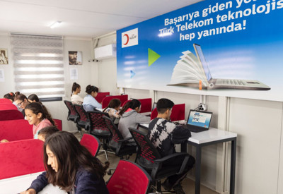 Türk Telekom ve Kızılay’dan deprem bölgesinde sınava girecek öğrencilere motivasyon desteği