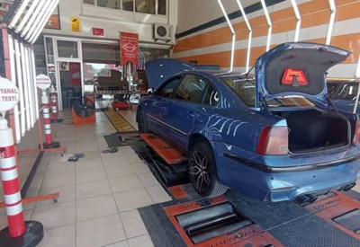 Ekspertize gidince hayatının şokunu yaşadı: 3 arabayı birleştirip bir otomobil yaptılar