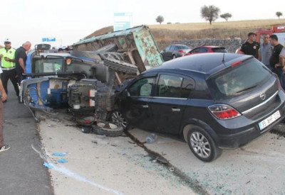 Konya'da otomobille çarpışan traktörün sürücüsü öldü