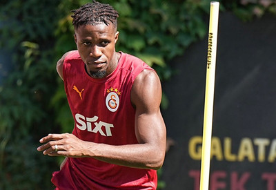 Hatayspor maçında oynamayan Zaha, Galatasaray antrenmanında