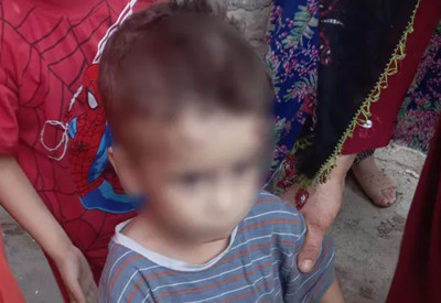 Elleri kolları bağlı bulunan küçük çocuğun anne ve babası tutuklandı: Günlerce İşkence ettikleri ortaya çıktı