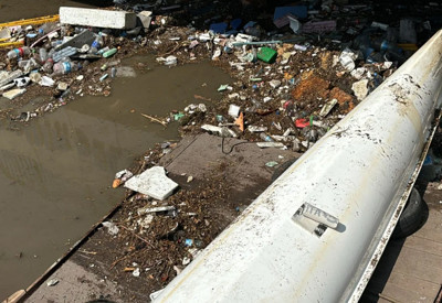İstanbul'da yağış sonrası derelerde çöp yığınları oluştu