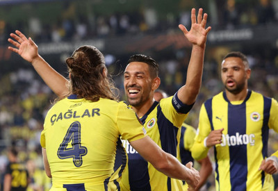Fenerbahçe Avrupa Ligi'ne galibiyetle başladı! Kadıköy'de 3 gol 2 kırmızı kart