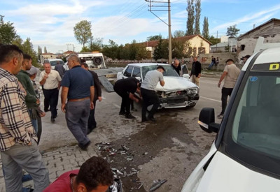 Tokat'ta kamyonetle otomobil kafa kafaya çarpıştı: 1 ölü