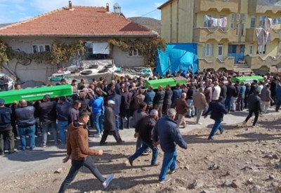 1 köyden aynı gün 5 cenaze birden çıktı