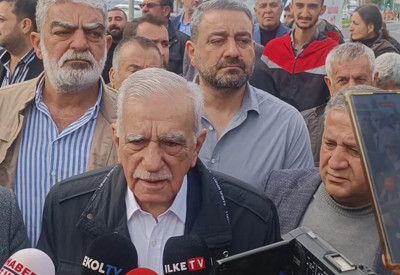 Selvi: Her sabah yeni bir kayyım haberiyle uyanabiliriz