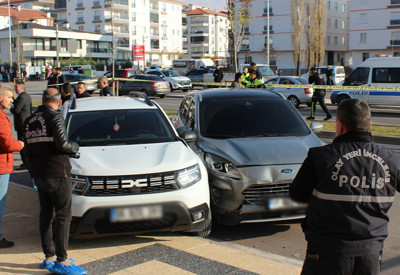 Aksaray'da park yeri kavgası: 1'i polis 3 yaralı