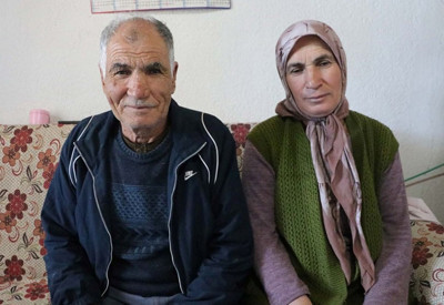Üç hırsız çiftçi çifte dehşeti yaşattı: Koli bandıyla bağlayıp evi soydular!