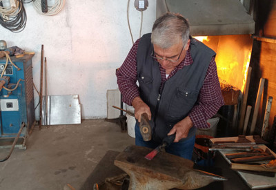 Ocak başında 60 yıldır demir dövüyor