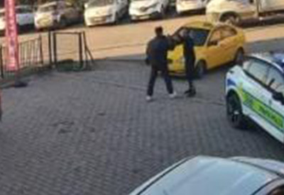 Trafikten men edilen motosikletini vermek istemeyen eczacı polisle tartıştı