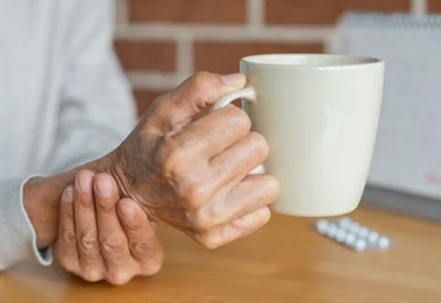 Parkinson'da yeni araştırma: Köpekler kokuyla tespit edebiliyor