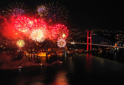 İstanbul'da havai fişek ve meşale kullanımı yasaklandı! Valilik tarih verdi