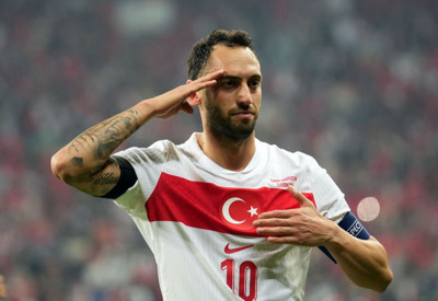 Hakan Çalhanoğlu kararını verdi! İmza için tek şartı var