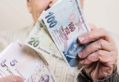 Emekli maaşları için sürpriz karar geldi! Zam düşük kaldığı için bu verilecek!