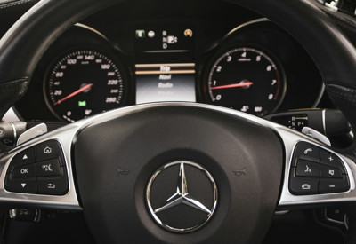 Mercedes’in kazancı yarıdan fazla eridi! Çin pazarındaki rekabet ve Trump’ın tarifeleri damga vurdu