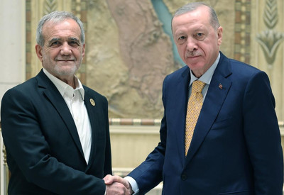 Pezeşkiyan'dan Türkiye'ye övgü: "Türk milletinin dayanışmasını takdir ediyoruz"