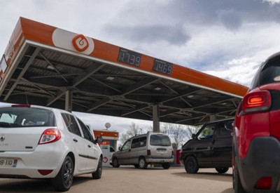 Ucuz akaryakıt için sınırı geçiyorlar: Fransız ve Portekizliler İspanya’ya akın ediyor