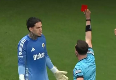 Fenerbahçe'de Ederson ile hakem Yasin Kol kafa kafaya geldi! Kırmızı kartla atıldı