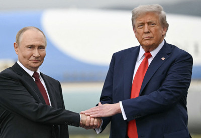 ABD Başkanı Trump, Vladimir Putin ile İran'ı görüştü