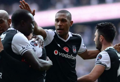 Beşiktaş'ın eski yıldızından mesaj! "Kontrat göndersinler hemen imzalayayım"