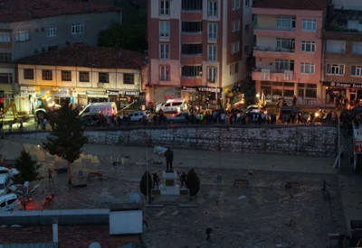 Samsun'da aşırı yağış hayatı felç etti