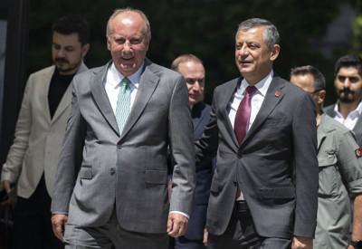 Muharrem İnce'den Özgür Özel'e jest