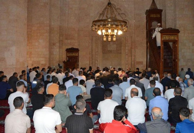 842 yıllık cami bayram namazında doldu taştı: Vatandaşlar akın akın gitti