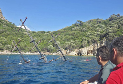 Marmaris'te tur teknesi battı