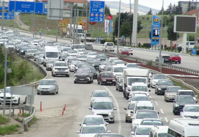 Yola çıkacaklar dikkat! Bayram tatili dönüş trafiği başladı