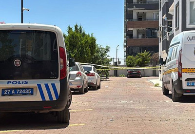 Kucağına aldığı çocuğuyla 8'inci kattan atladı: Anne öldü, çocuk ağır yaralandı