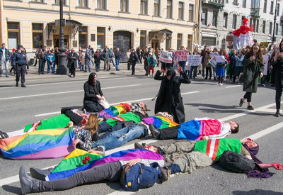 Rusya'dan ülke tarihine geçen LGBT kararı!