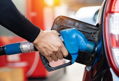 Motorin ve benzinin litre fiyatına dev zam geliyor! Araç sahiplerinin moralleri alt üst olacak