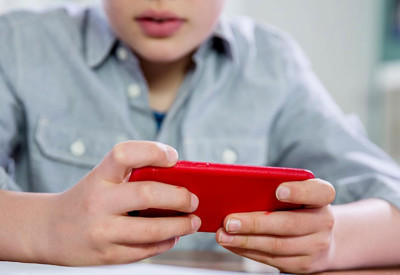 Fransa'da liselerde cep telefonu yasağı 1 Eylül'de başlıyor