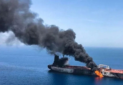 Husilerden Suudi Arabistan'a ait petrol tankerine saldırı