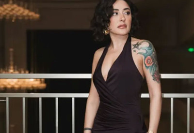Melek Mosso imaj değiştirdi! Bu defa pek beğenilmedi