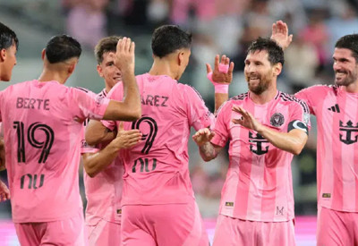Messi tek başına dağıttı. 39 yaşındaki yıldız attığı 4 golle maça damga vurdu