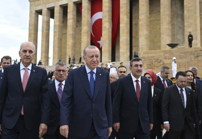 Cumhurbaşkanı Erdoğan başkanlığındaki devlet erkanı Anıtkabir'i ziyaret etti