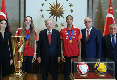 Cumhurbaşkanı Erdoğan, şampiyon milli voleybolcuları kabul etti