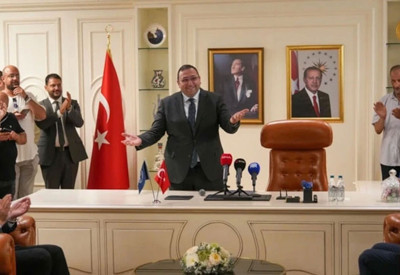 Üsküdar'da başkanvekili seçilen Dündar Ziya Gültekin görevini devraldı
