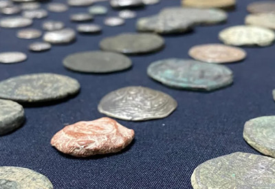 Beykoz’da tarihi eser operasyonu: 402 sikke ve obje ele geçirildi