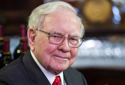 Piyasaların efsanesi Warren Buffett görevinden ayrıldı