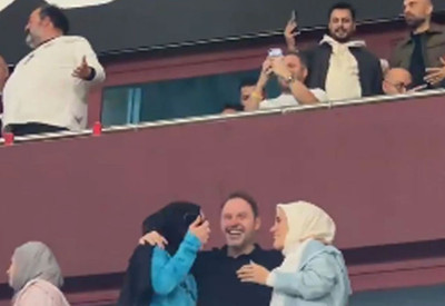 Esra Albayrak'tan Salah tezahüratı! Berat Albayrak ve Nevzat Aydın'dan galibiyet sevinci