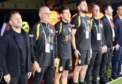 Galatasaraylı yöneticilerden Okan Buruk isyanı! "Prenslerinden vazgeçsin, sıkıldık artık"