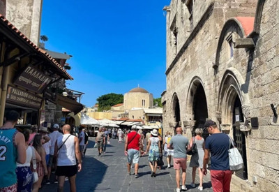Yunanistan'ın Rodos Adası'nda gastroenterit salgını: Ağustos'ta günde 40 vaka görüldü