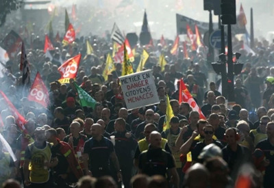 Fransa'da sokaklar karıştı! Halk ayaklandı: Grev başladı