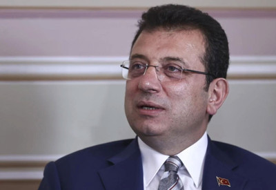 'Boğazımızdan haram lokma geçmedi' diyen İmamoğlu mikrofonu bırakıp yerine oturdu