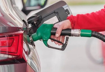 Akaryakıtta indirim sonrası tabelalar değişti:  İstanbul, Ankara ve İzmir'de benzin ve LPG güncel fiyatları