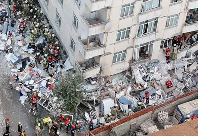 2 kişi hayatını kaybetmişti: Maltepe'de çöken binada yangın çıktı