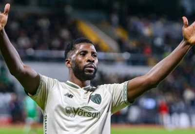 Kelechi Iheanacho, Metin Oktay ve Saffet Sancaklı'nın rekorunu geçti