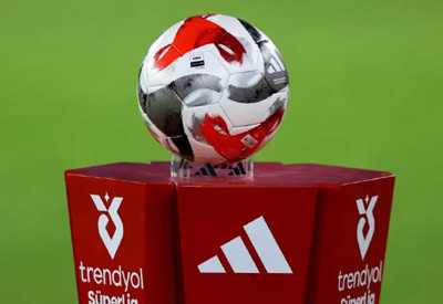Süper Lig'e yeni yayın dönemi geliyor! Yapay zeka destekli dikey format